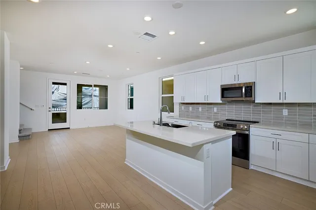 $689,990 | 6045 Fairfax Drive, Eastvale, CA 92880