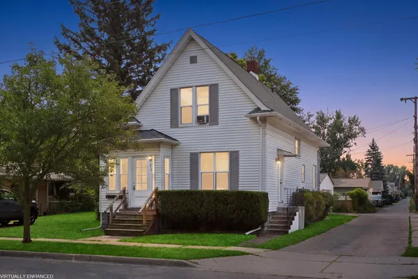 $269,900 | 612 Winchester Avenue, St. Joseph, MI 49085
