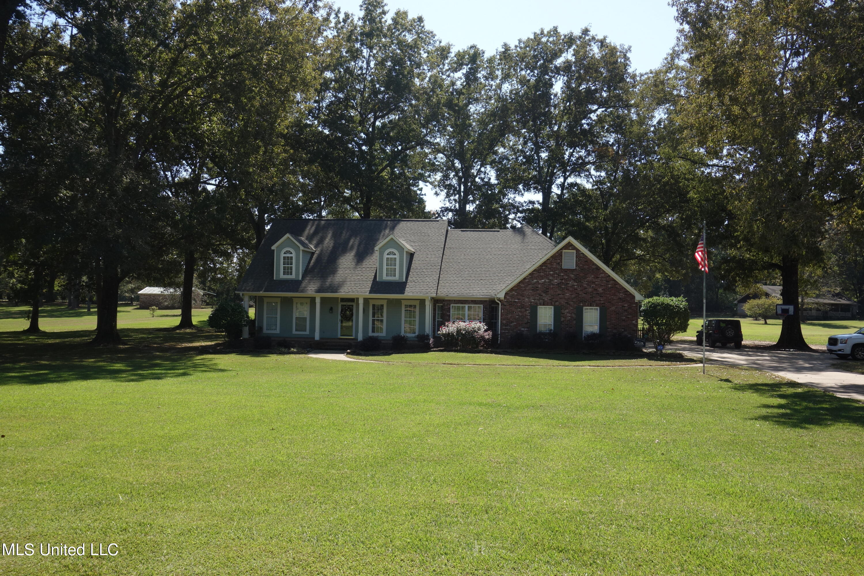 123 Oak Ridge Drive Raymond, MS 39154 - Photo 2 of 50 Front of House