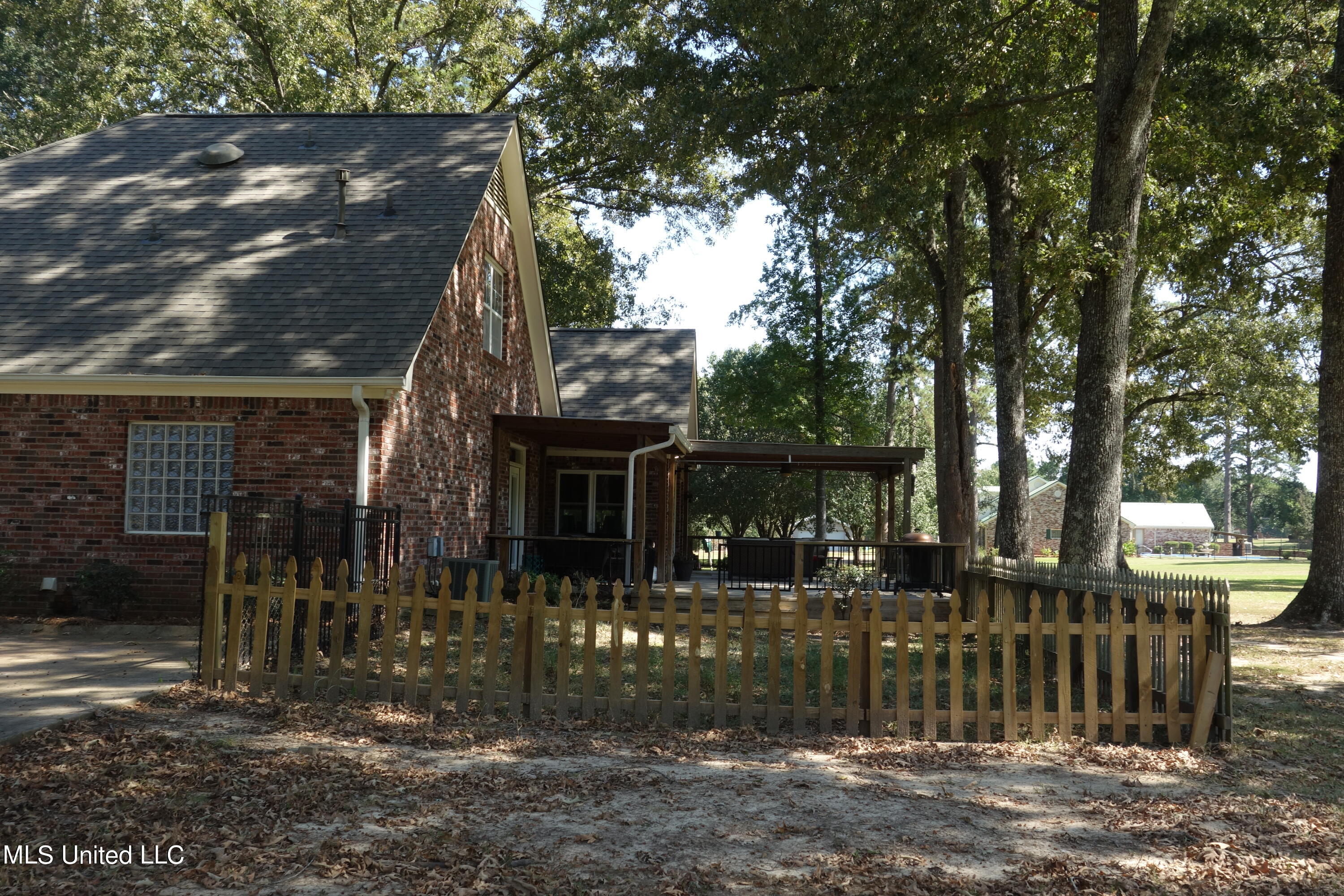 123 Oak Ridge Drive Raymond, MS 39154 - Photo 4 of 50 DSC04425