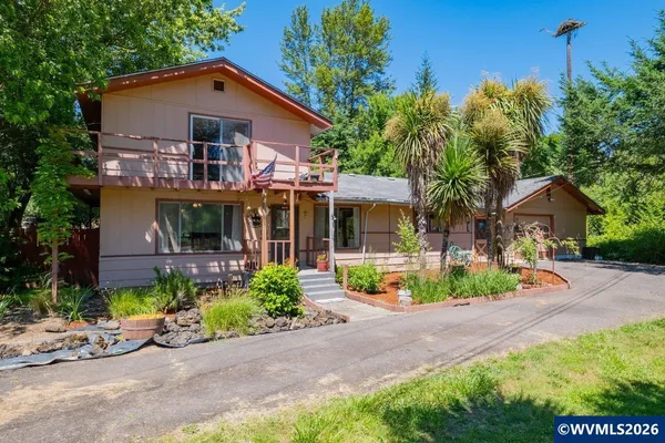 $425,000 | 43227 North River Drive, Sweet Home, OR 97386