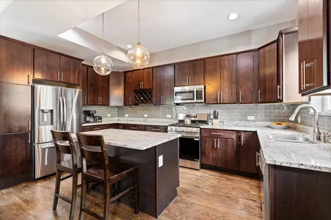 $719,500 | 5101 North Avers Avenue, Chicago, IL 60625