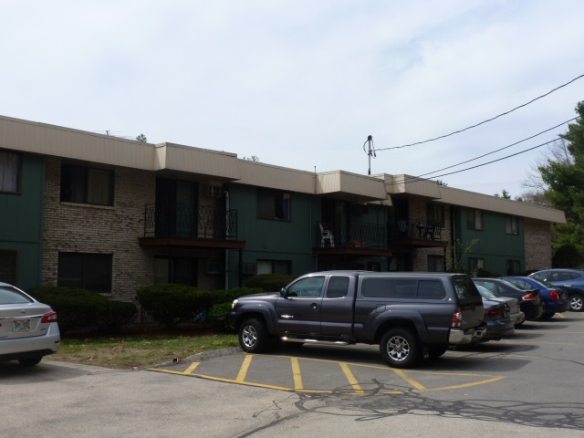 7 Strawberry Bank Road, Unit 15 Nashua, NH 03062 - Photo 1 of 2