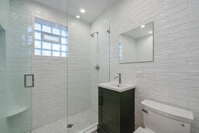 $4,500 | 1415 West George Street, Unit 3, Chicago, IL 60657