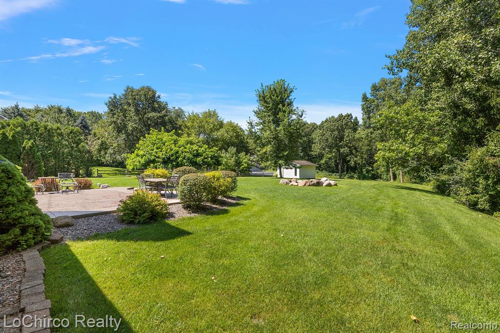 5068 Clarkston Road Clarkston, MI 48348 - Photo 8 of 31