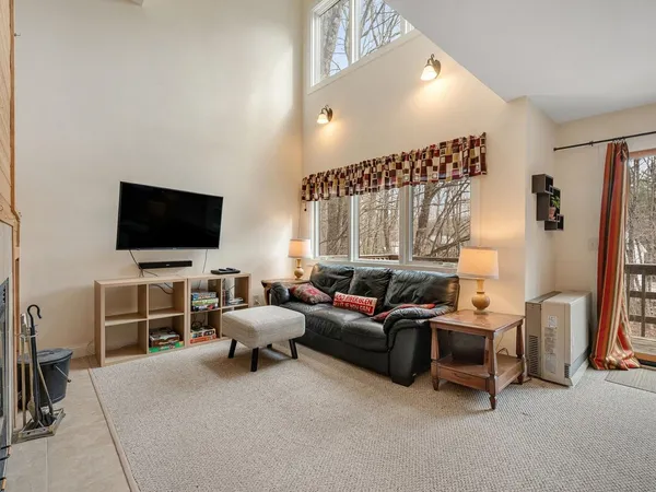 $359,000 | 132 Grand Hollow Road, Unit 15, Warren, VT 05674