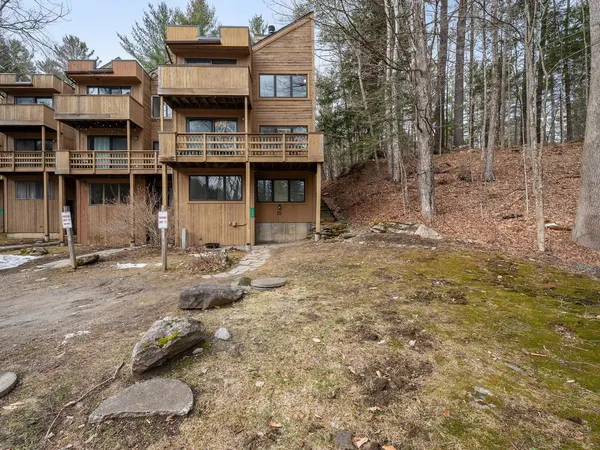 $359,000 | 132 Grand Hollow Road, Unit 15, Warren, VT 05674