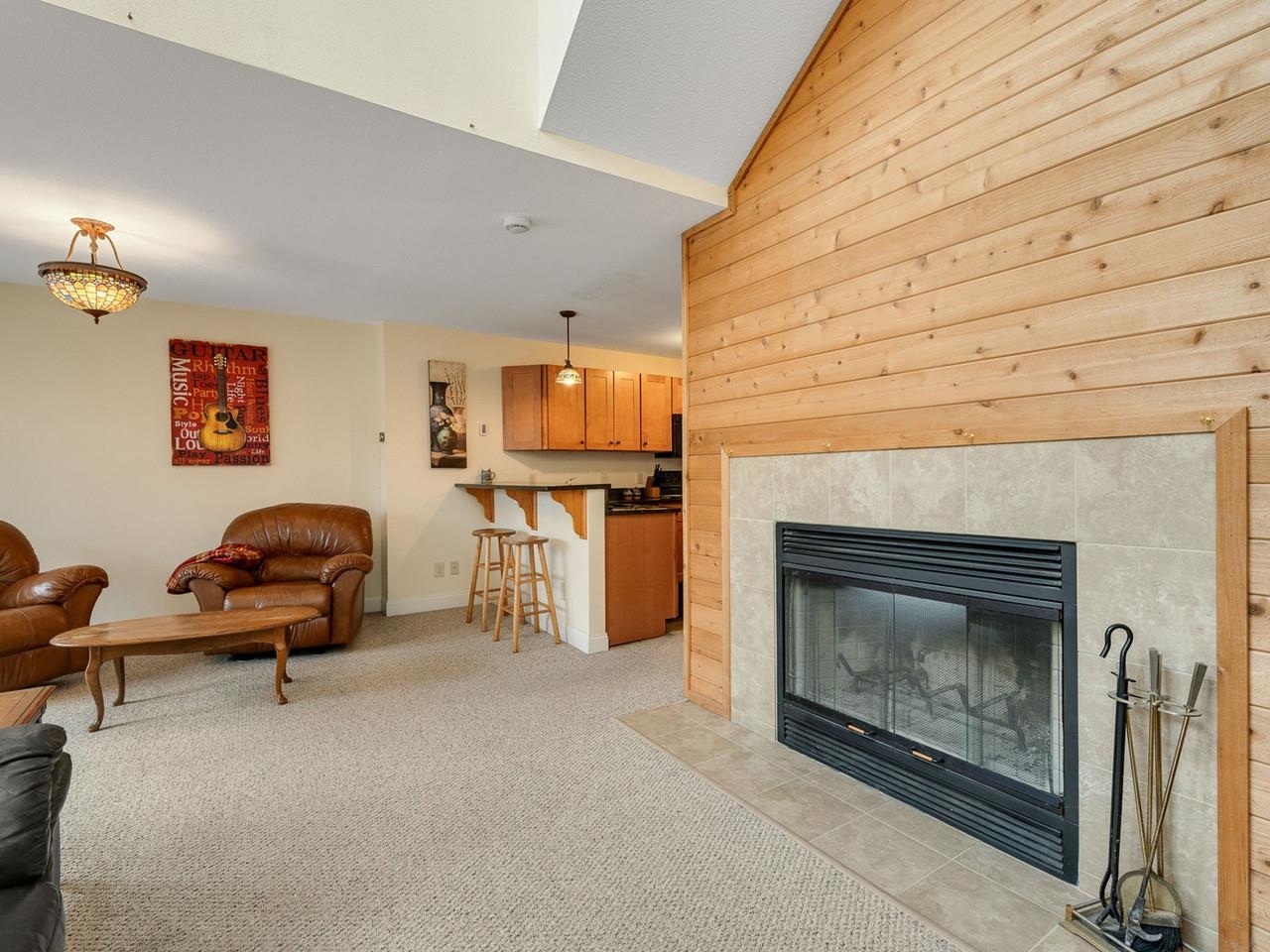 132 Grand Hollow Road, Unit 15 Warren, VT 05674 - Photo 5 of 44