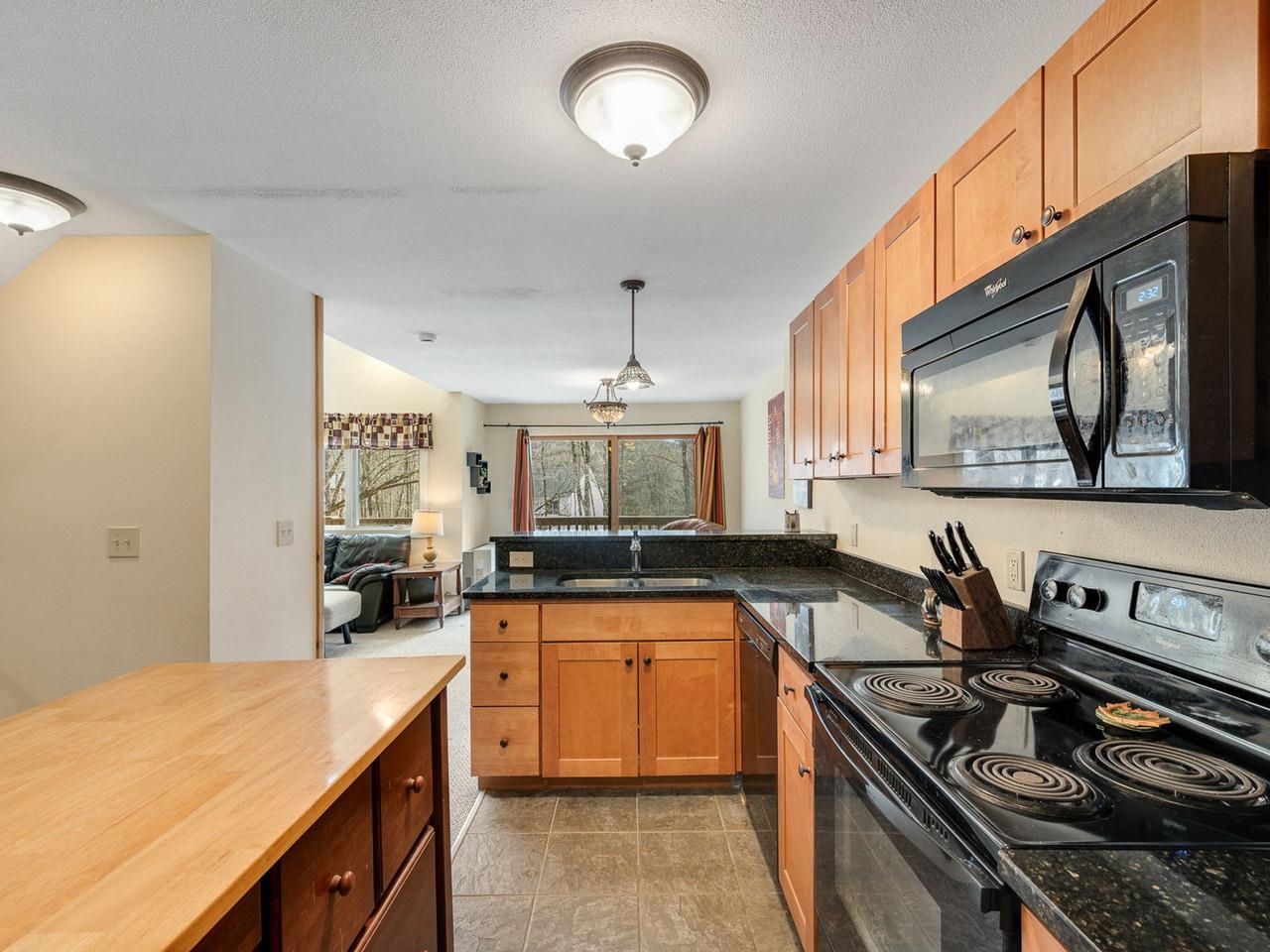 132 Grand Hollow Road, Unit 15 Warren, VT 05674 - Photo 10 of 44