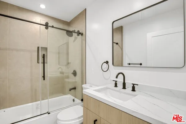 $2,699 | 10826 1/4 Hesby Street, North Hollywood, CA 91601