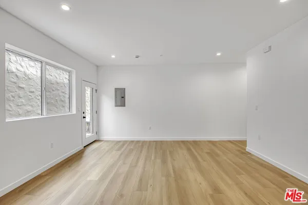 $2,699 | 10826 1/4 Hesby Street, North Hollywood, CA 91601
