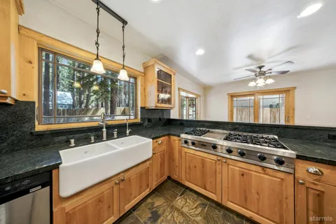 $980,000 | 1932 Apache Avenue, South Lake Tahoe, CA 96150