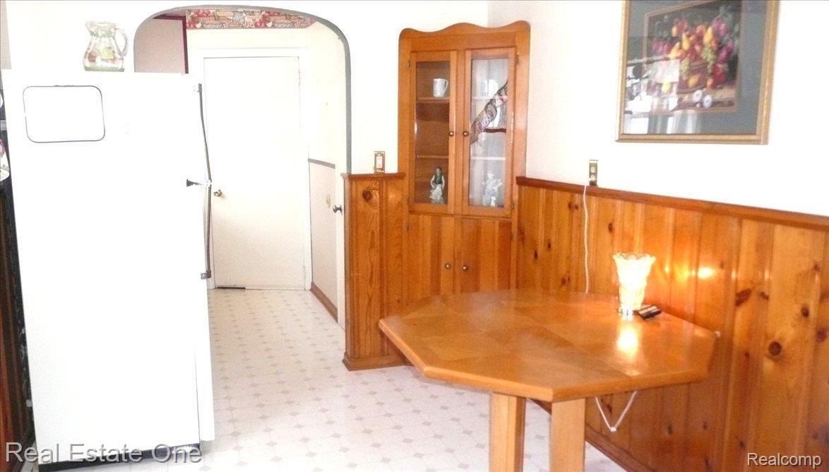 17764 Martin Road Roseville, MI 48066 - Photo 3 of 11 KitchenFull