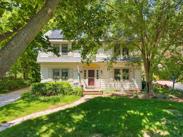 $284,900 | 932 East Commercial Street, Appleton, WI 54911