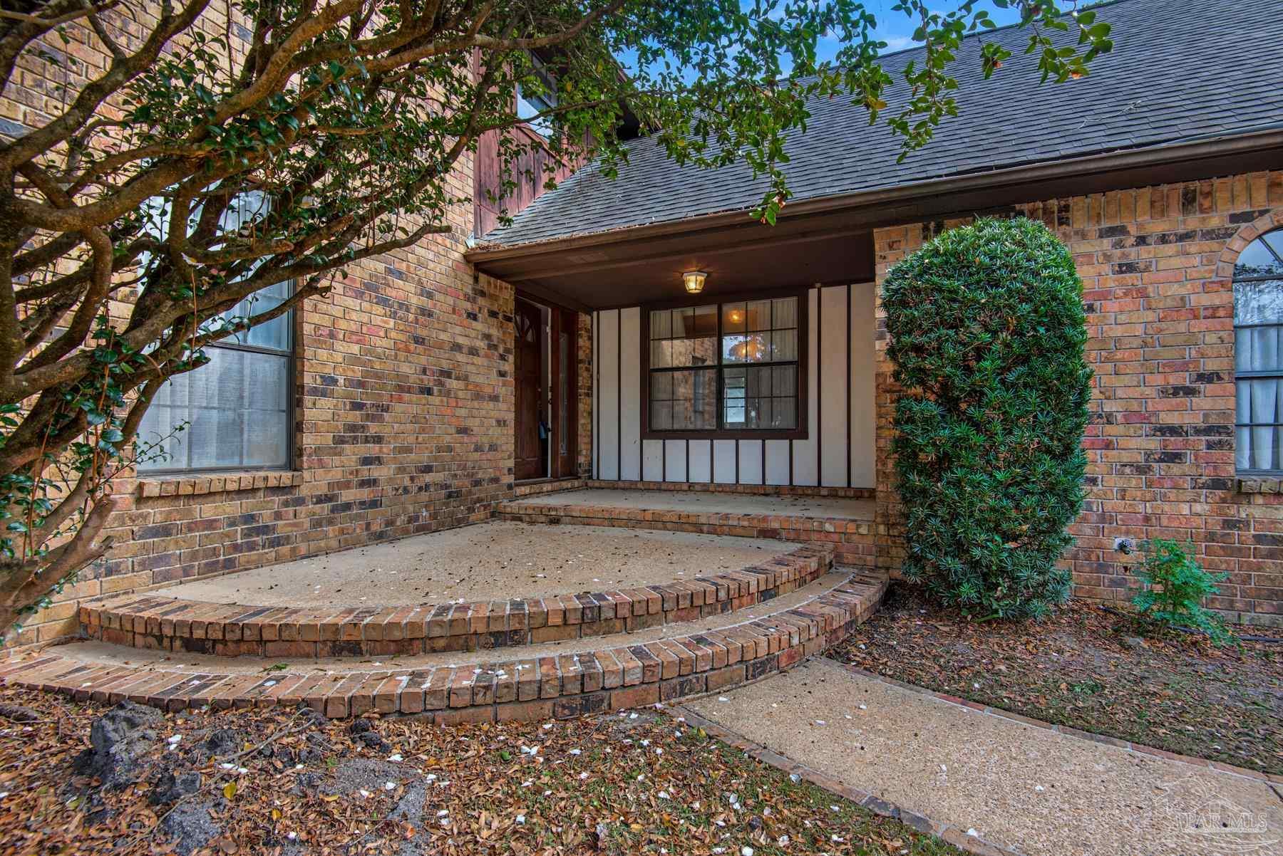 9040 Woodrun Road Pensacola, FL 32514 - Photo 2 of 46 Gallery Image 2