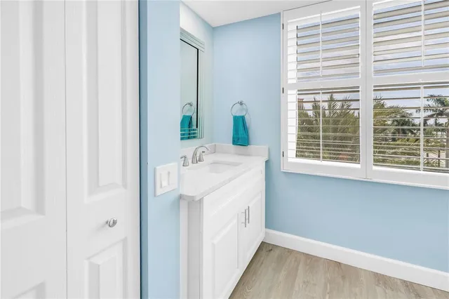 a view of a tennis court