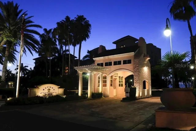 $999,900 | 4971 Bacopa Lane South, Unit 403, St. Petersburg, FL 33715