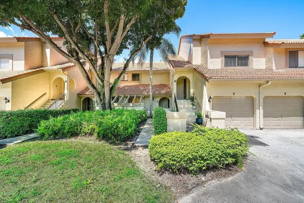 $3,000 | 5520 Coach House Circle, Unit G, Boca Raton, FL 33486