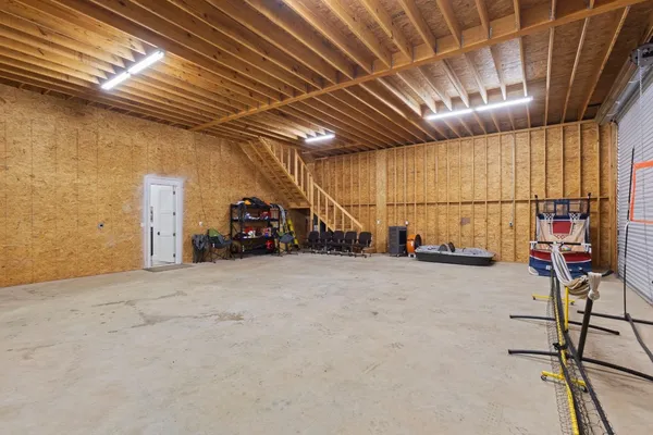 $749,000 | 3143 County Road 4300, Hillister, TX 77624