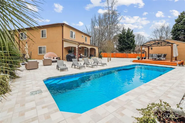 $995,000 | 8104 Stem Court, Charlotte, NC 28227