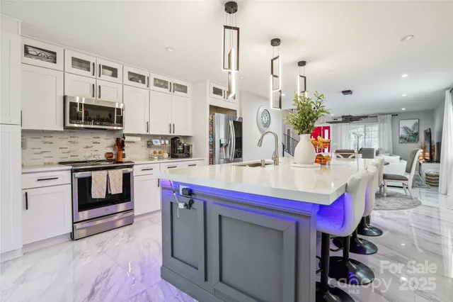 $995,000 | 8104 Stem Court, Charlotte, NC 28227