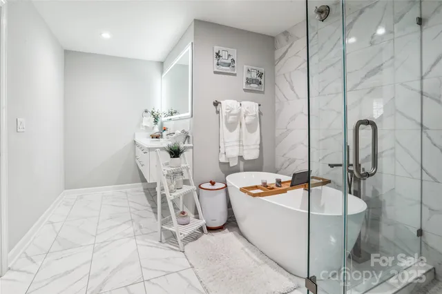 $995,000 | 8104 Stem Court, Charlotte, NC 28227