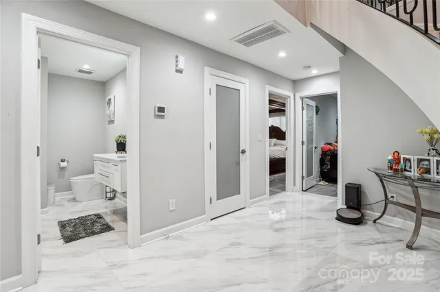 $995,000 | 8104 Stem Court, Charlotte, NC 28227