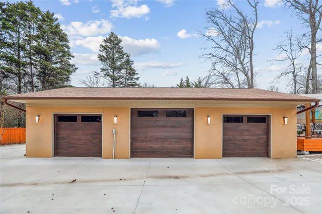 $995,000 | 8104 Stem Court, Charlotte, NC 28227