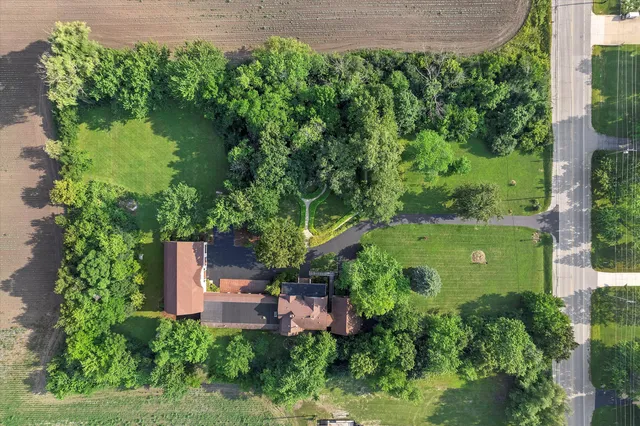 $725,000 | 423 South Fancher Road, Mount Pleasant, WI 53406