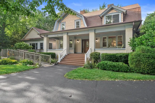 $725,000 | 423 South Fancher Road, Mount Pleasant, WI 53406