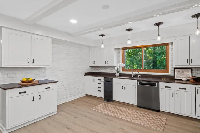 $725,000 | 423 South Fancher Road, Mount Pleasant, WI 53406