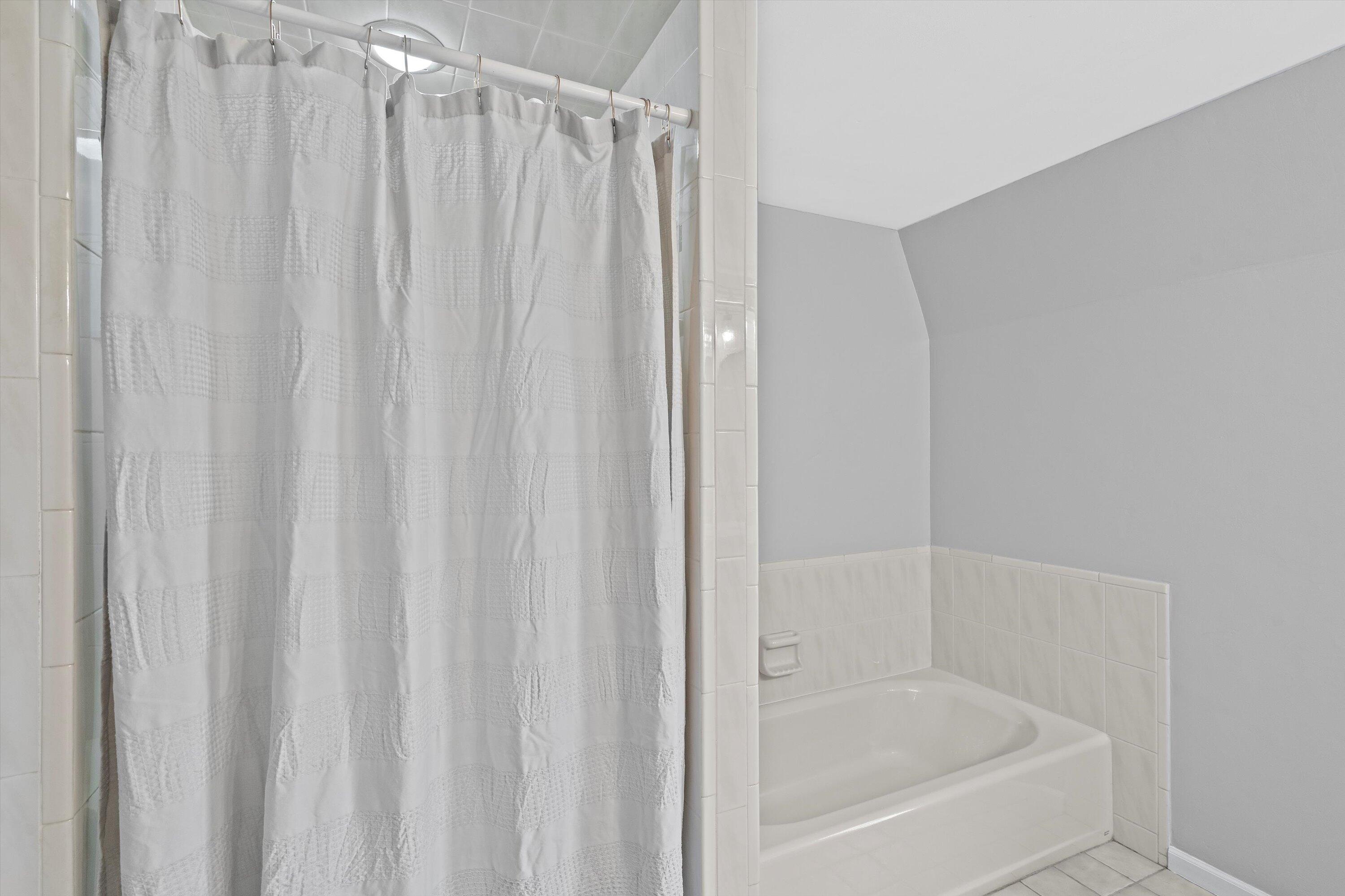 423 South Fancher Road Mount Pleasant, WI 53406 - Photo 61 of 69 UPSTAIRS FULL BATH