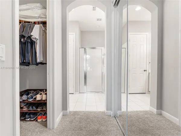 a view of a livingroom with closet