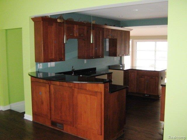 2199 Derby Road Troy, MI 48084 - Photo 8 of 15 Kitchen(2)