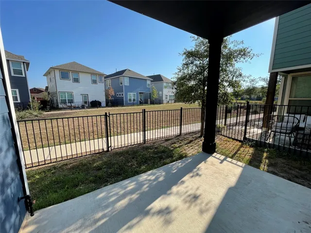 $2,100 | 142 Simon, Kyle, TX 78640