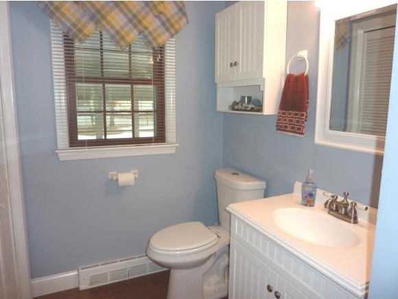 16 Wellesley Road Nashua, NH 03062 - Photo 11 of 21 Gallery Image 11