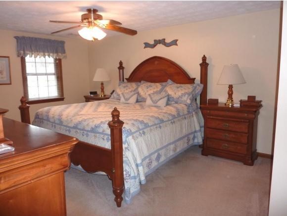 16 Wellesley Road Nashua, NH 03062 - Photo 12 of 21 Gallery Image 12