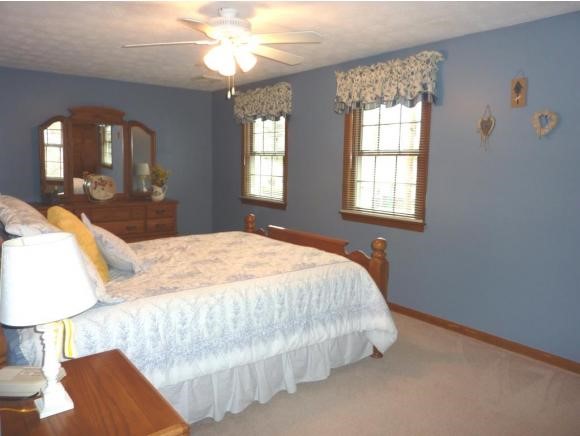 16 Wellesley Road Nashua, NH 03062 - Photo 13 of 21 Gallery Image 13