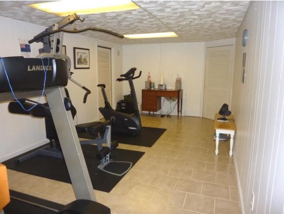 16 Wellesley Road Nashua, NH 03062 - Photo 17 of 21 Gallery Image 17