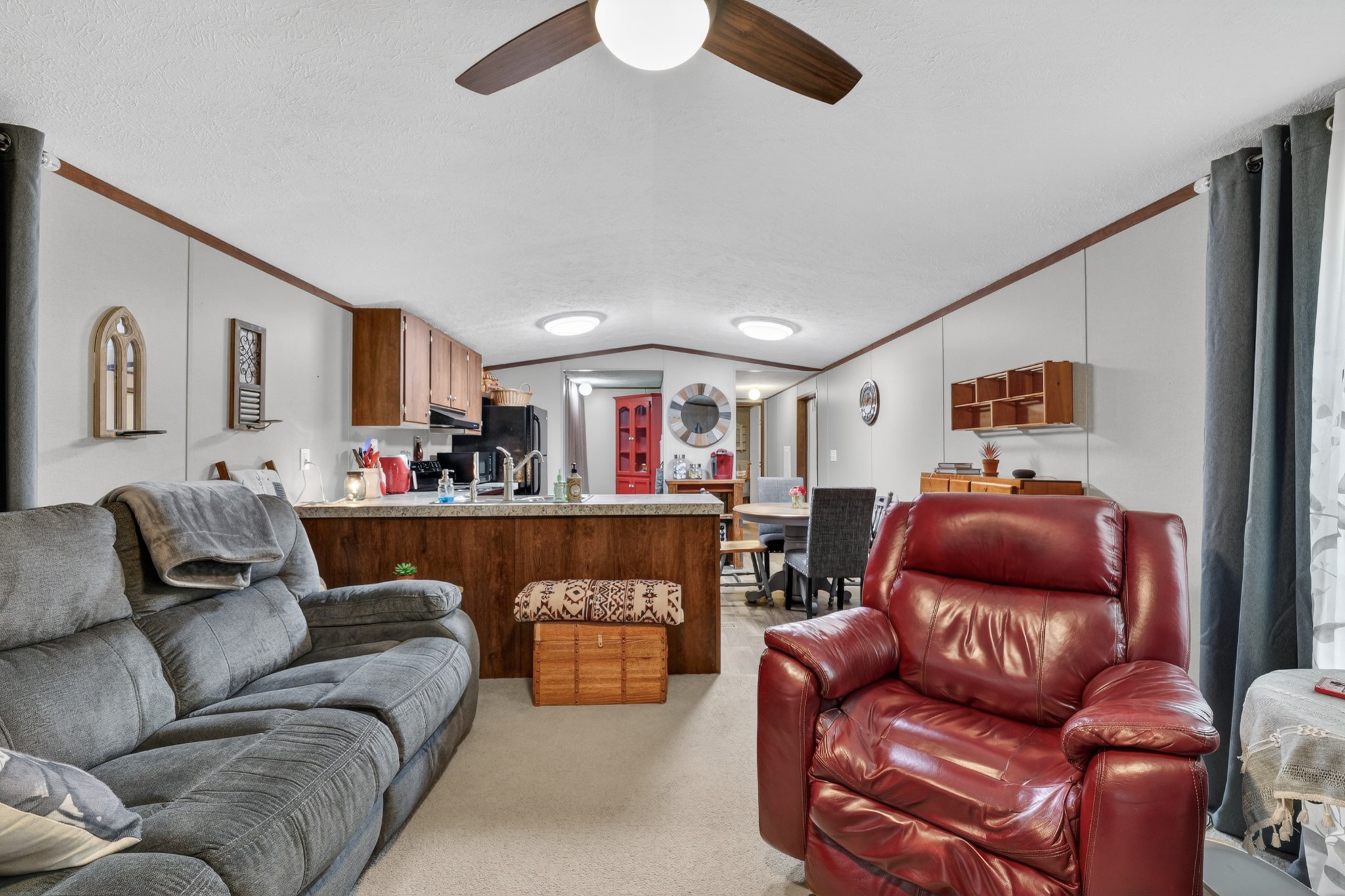 21 Lincoln Lake Road Kelso, TN 37348 - Photo 21 of 26 a living room with furniture and a flat screen tv