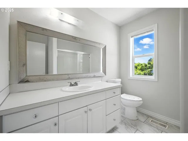 $599,995 | 5609 Southeast 117th Avenue, Portland, OR 97266