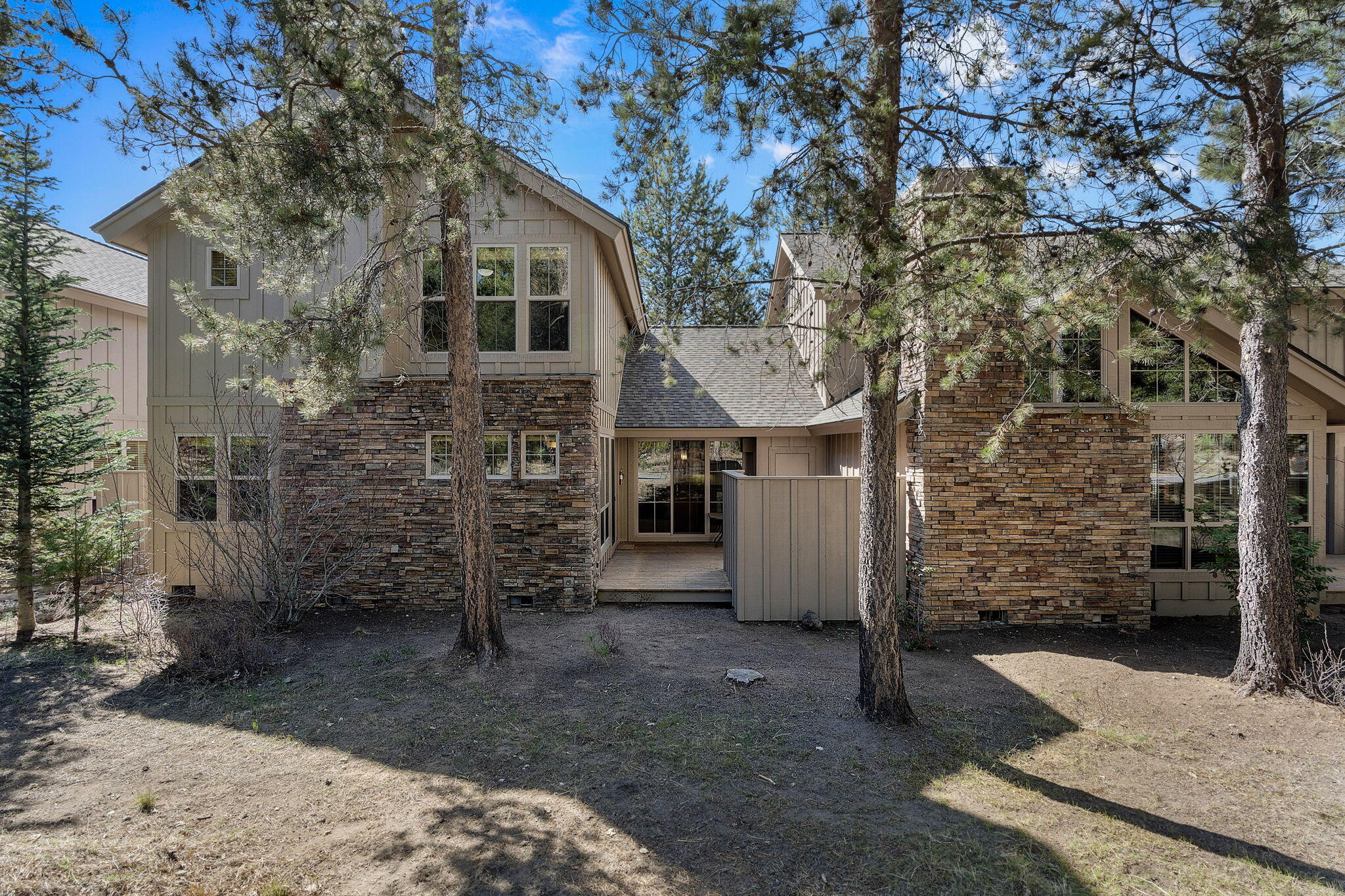 57124 Evergreen Loop, Unit 33 Sunriver, OR 97707 - Photo 16 of 37 13 2025_04_16_57124_evergreen_loop_sunri