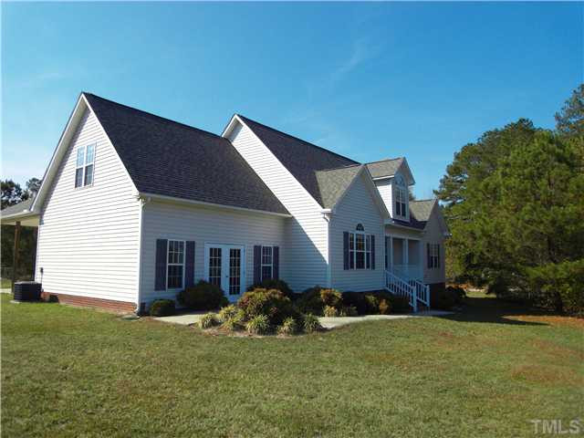 3636 Holly Grove Road, Unit B Dunn, NC 28334 - Photo 4 of 15 Exterior Front