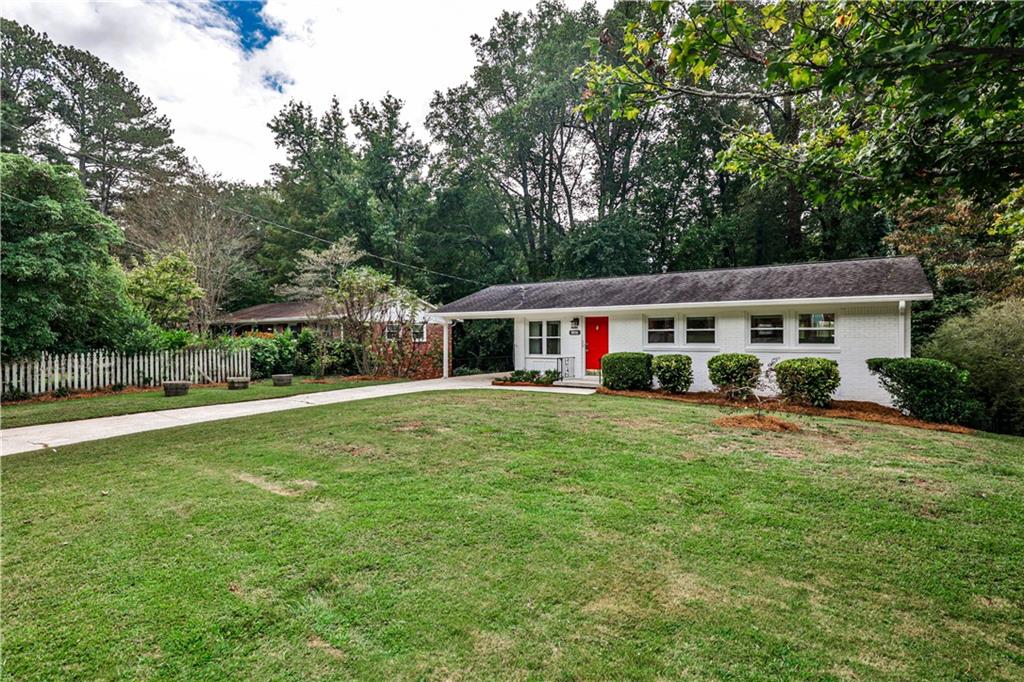 1010 Greenbriar Circle Decatur, GA 30033 - Photo 21 of 28 a front view of house with yard and green space