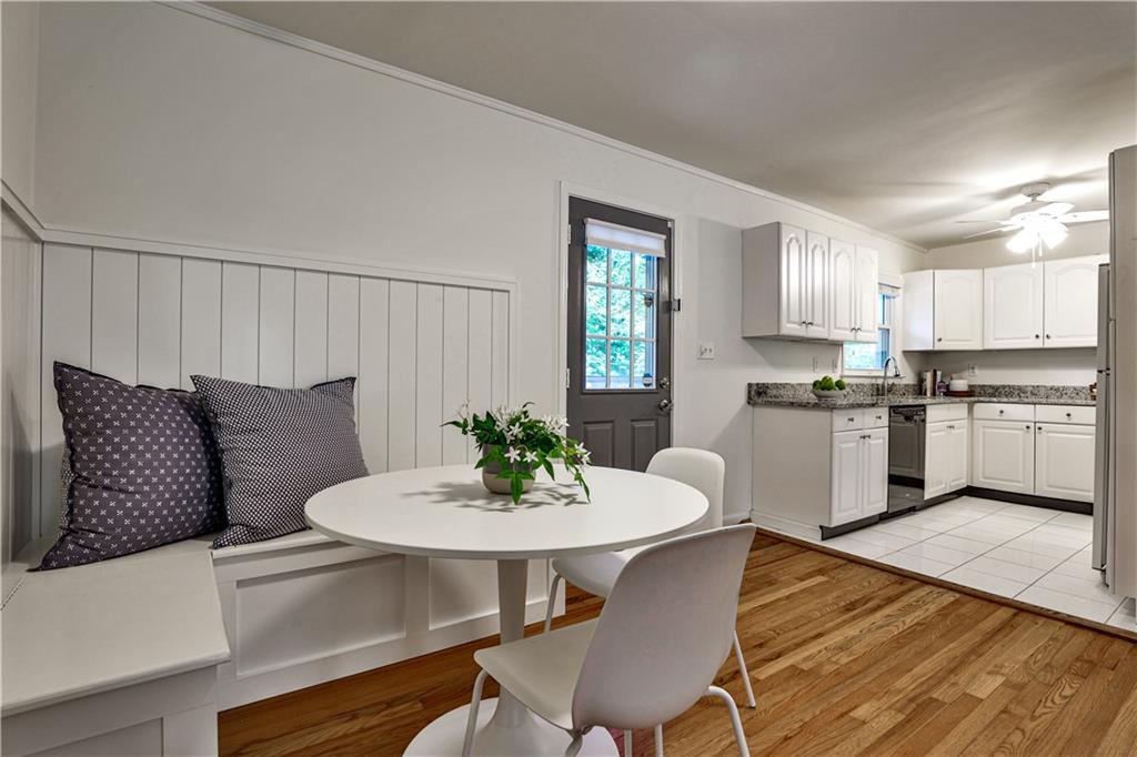 1010 Greenbriar Circle Decatur, GA 30033 - Photo 9 of 28 a kitchen with a table and chairs in it