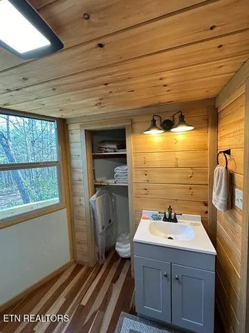 $1,350,000 | 4716-4728 Fred Jennings Road, Walland, TN 37886