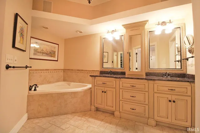 $499,900 | 1512 Victoria Green Boulevard, Evansville, IN 47715