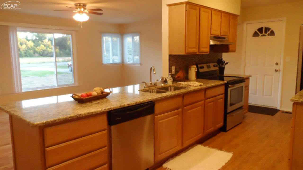 6168 West Mount Morris Road Mount Morris, MI 48458 - Photo 7 of 26 21215956-6.JPG