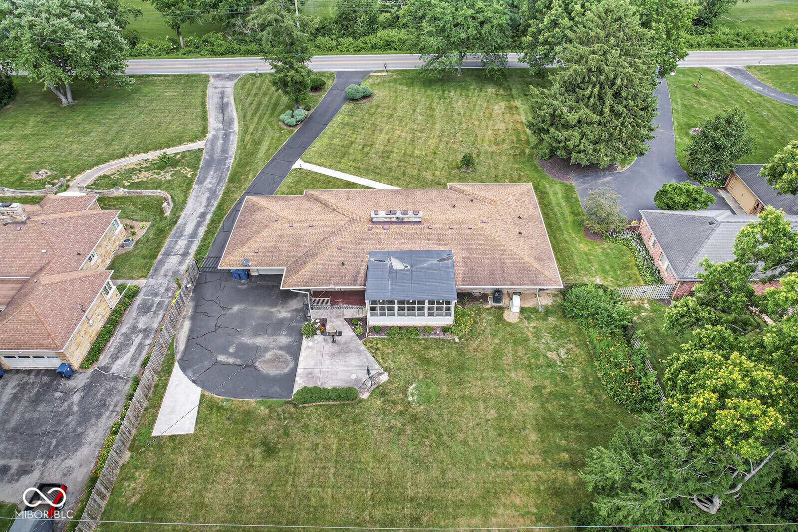 6630 Spring Mill Road Indianapolis, IN 46260 - Photo 13 of 44 Gallery Image 13