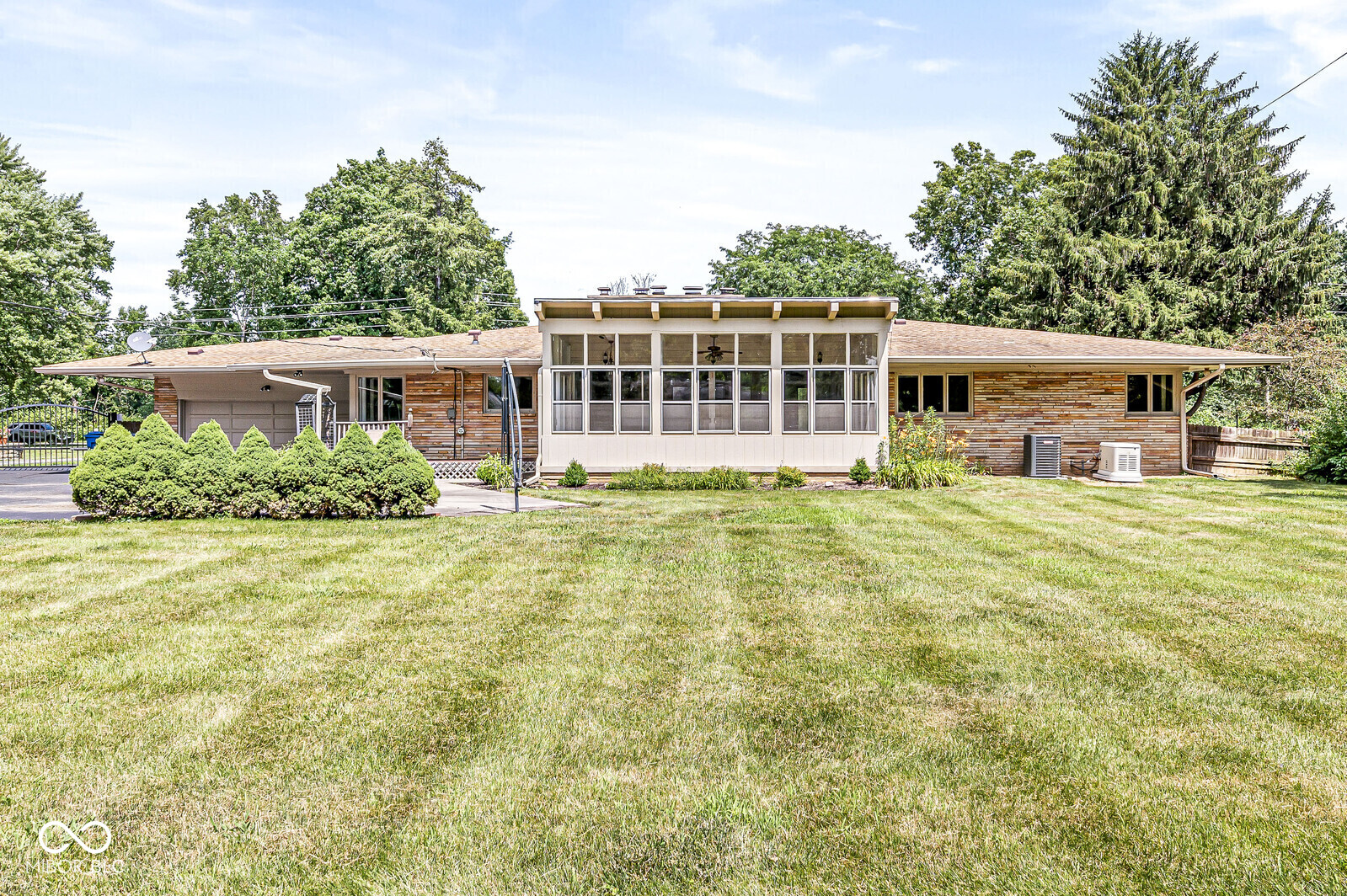6630 Spring Mill Road Indianapolis, IN 46260 - Photo 16 of 44 Gallery Image 16